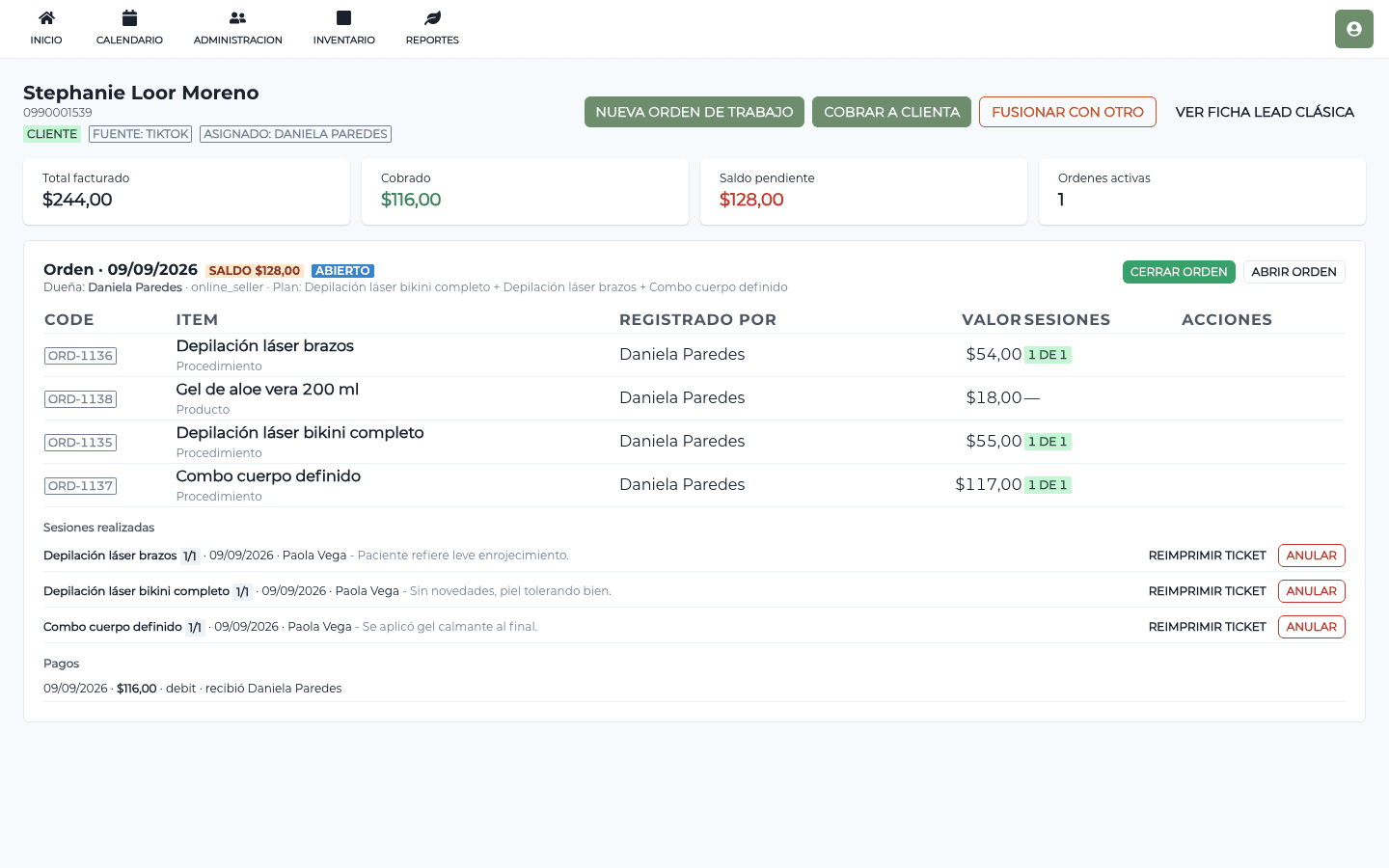 Ficha de la clienta: cada tratamiento con sus sesiones, los pagos recibidos y el saldo pendiente. Desde aquí se cobra, se cierra la orden o se reimprime un ticket.